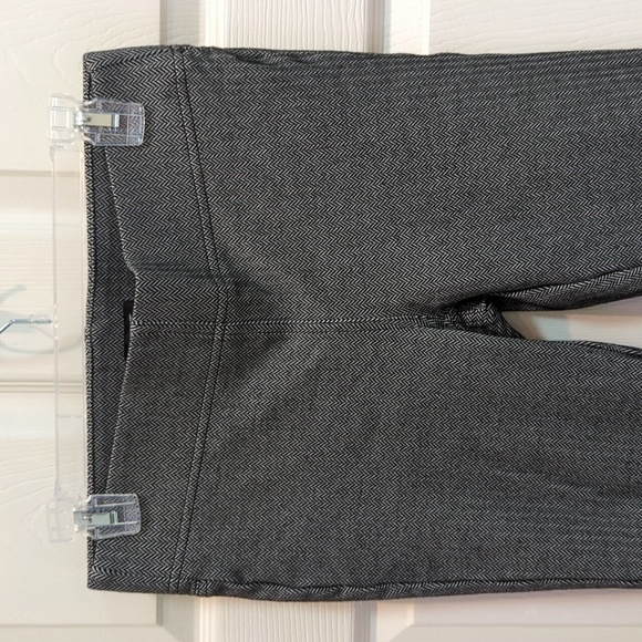 Loft Women's Black/White Chevron Skinny Leggings Size Small - Picture 2 of 7